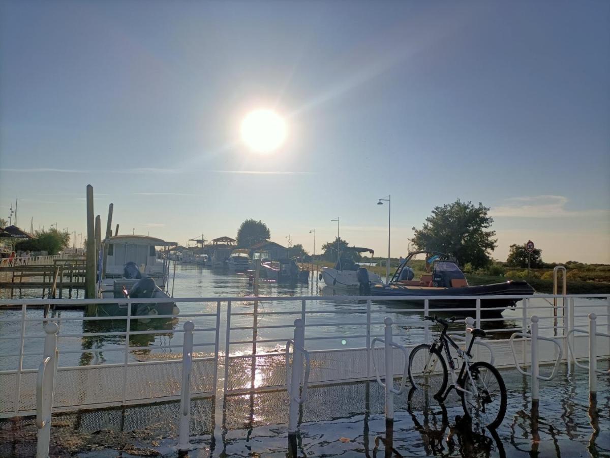 Suite Privative De 28M2 Climatisee, Proche Plage Et Commerces Audenge Εξωτερικό φωτογραφία